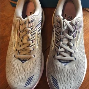 Brooks Adrenaline GTS19